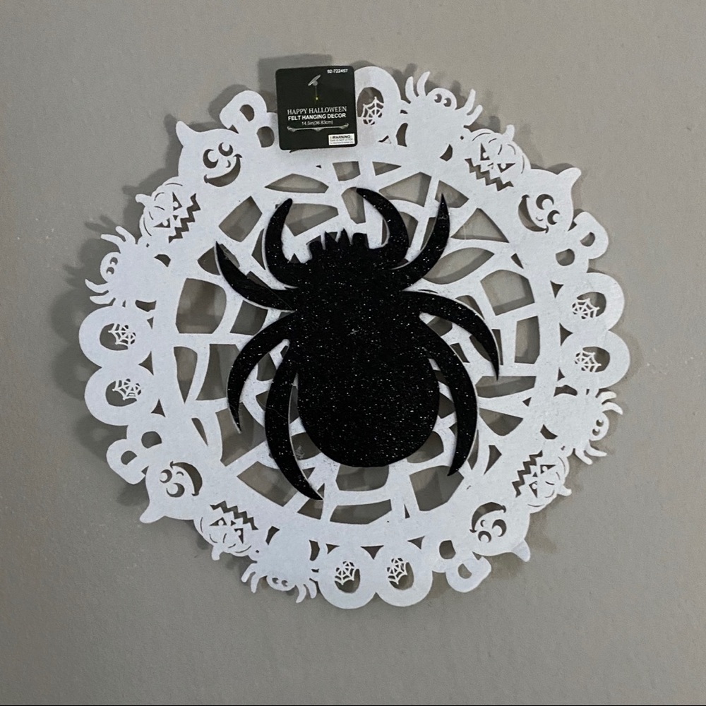 NWT Halloween Five Spider Decors
